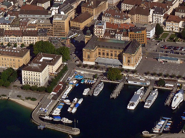 Le port de Neuchtel vu d'avion