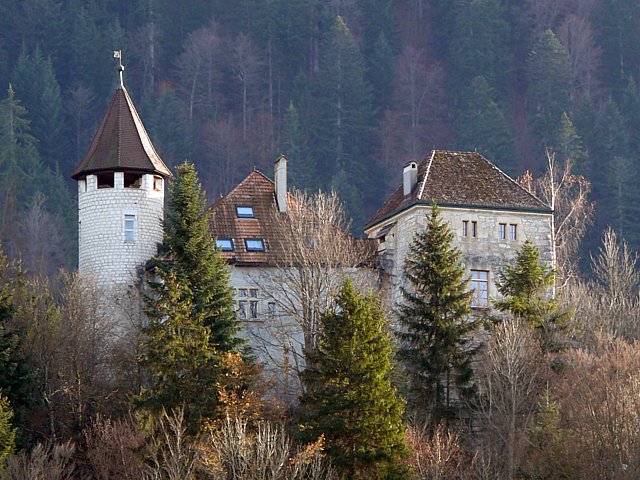 Le château de Môtiers