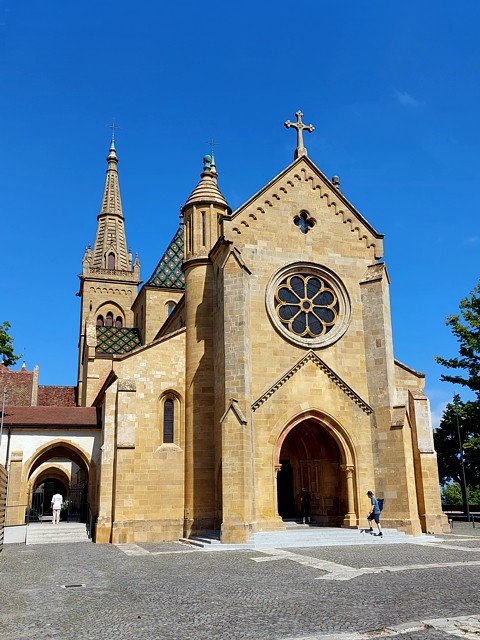 Les 2 tours de la collégiale de Neuchâtel