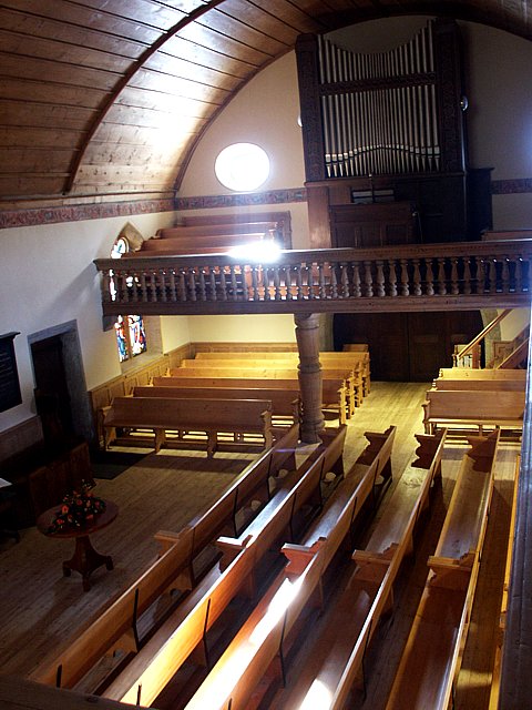 Intrieur du temple de la Brvine