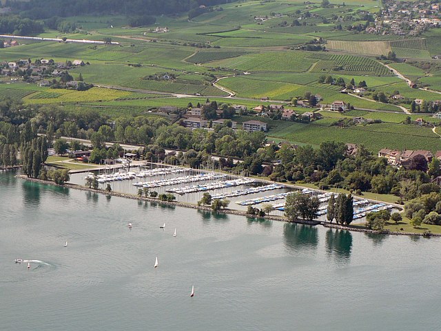 Le port d'Auvernier vu d'avion