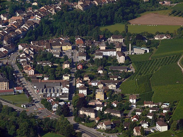 Boudry, la ville basse vue d'avion