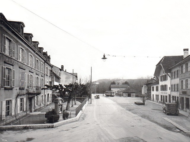 Ancienne carte postale de Boudry