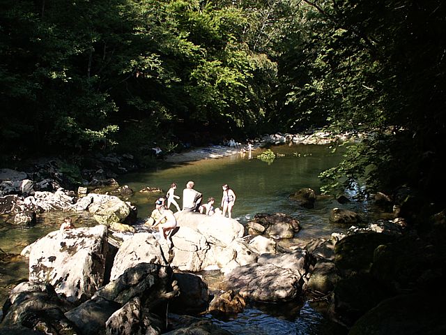 Baignade dans l'Areuse
