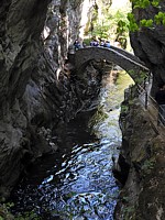 Vieux pont sur l'Areuse