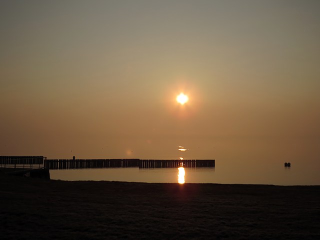 Lever de soleil  la plage de Boudry