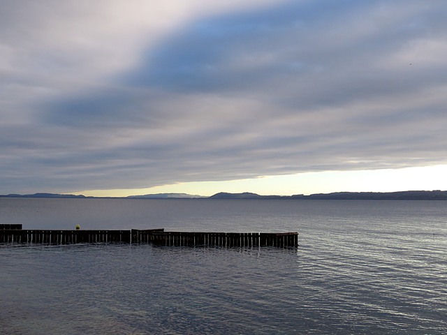 Le lac  la plage de Boudry