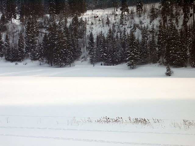 Lac des Taillres sous la neige