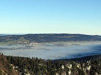 La vallée des Ponts dans la brume