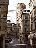 Rue du château et tour de Diesse