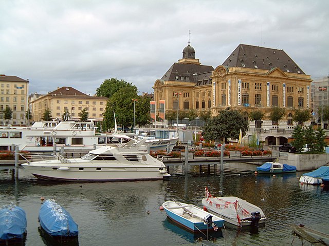 Le port de Neuchtel au petit matin