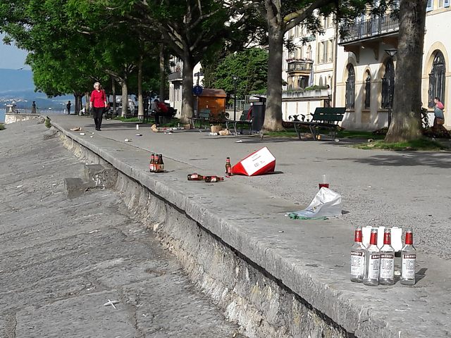 Déchets sur le quai Osterwald