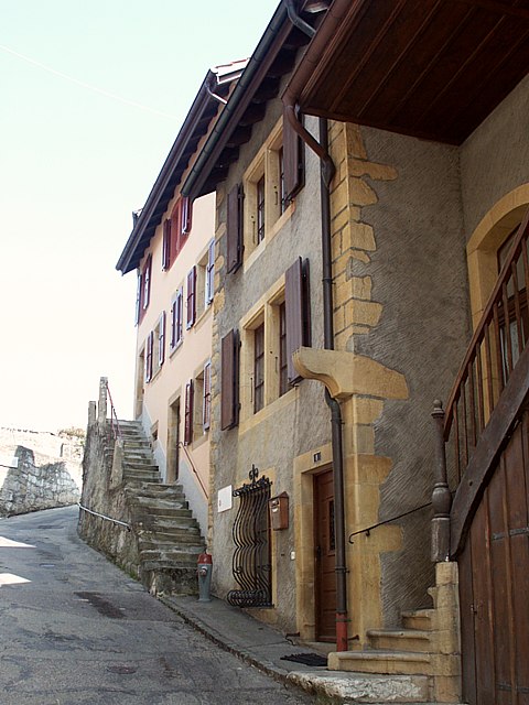 La rue montante  Saint-Blaise