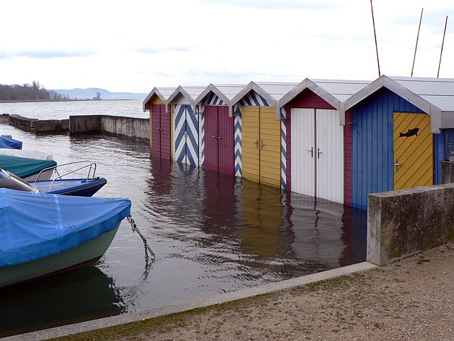Saint-Blaise et son petit port les pieds dans l'eau