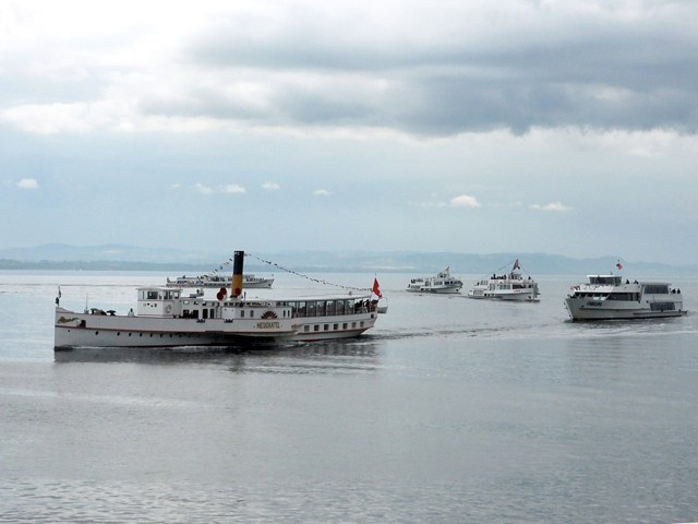 Parade sur le lac de Neuchtel