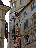 Neuchâtel, fontaine du Banneret