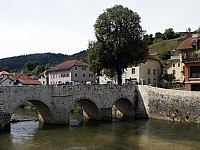 Le vieux pont de Travers