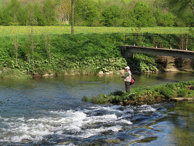 Pcheur au bord de l'Areuse